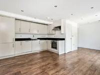 Недвижимость Vallance Road: 12