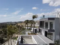 Недвижимость 6 Bedroom Villa For Sale in Parekklisia: 4