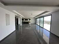 Недвижимость 6 Bedroom Villa For Sale in Parekklisia: 9