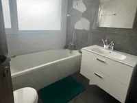 Недвижимость 4 Bedrooms Apartment in Parekklisia, Limassol: 12