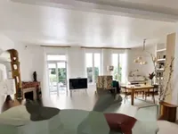 Недвижимость Maison Croix des Gardes: 2