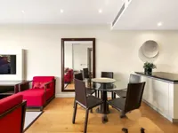 Недвижимость Gatliff Road: 8