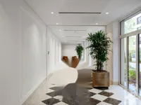 Недвижимость Трехкомнатная квартира в центре: 12