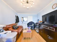 Недвижимость Woodchester Square, Royal Oak: 2