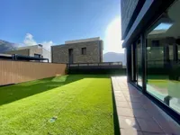 Недвижимость Luxury duplex with garden and private garage: 3