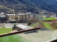 Недвижимость Sunny 2-bedroom apartment in Encamp: 1