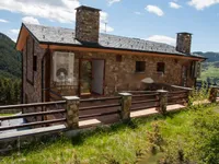 Недвижимость Magnificent large chalet in Canillo: 1