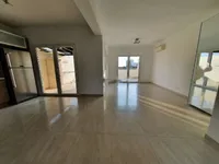 Недвижимость Charming 2 Bedroom Duplex Just Steps from the Sea in a Beautiful Complex: 3