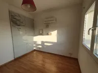 Недвижимость Charming 2 Bedroom Duplex Just Steps from the Sea in a Beautiful Complex: 4