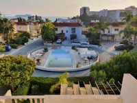 Недвижимость Charming 2 Bedroom Duplex Just Steps from the Sea in a Beautiful Complex: 12