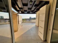 Недвижимость Charming 2 Bedroom Duplex Just Steps from the Sea in a Beautiful Complex: 14