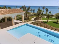 Недвижимость 6 Bedroom Villa for Sale in Pervolia, Larnaca: 17