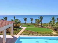 Недвижимость 6 Bedroom Villa for Sale in Pervolia, Larnaca: 19