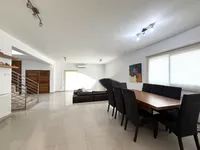 Недвижимость 5 Bedroom Villa for Sale in Agia Fyla, Limassol: 6