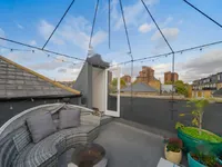 Недвижимость Burnaby Street: 1