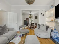 Недвижимость Burnaby Street: 2