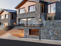 Недвижимость House with large garage near Canillo center: 2