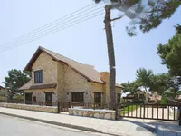 Недвижимость 4 Bedroom Detached house in Souni-Zanakia, Limassol: 4