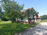 Недвижимость Усадьба Приусадебное хозяйство Моравци: 1