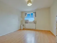 Недвижимость Cornmow Drive: 2