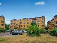 Недвижимость Cornmow Drive: 6