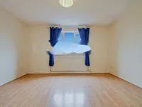 Недвижимость Cornmow Drive: 8