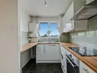 Недвижимость Cornmow Drive: 10