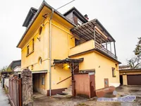 Недвижимость Трёхкомнатная квартира в центре: 23