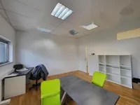 Недвижимость Офисное помещение в центре: 4