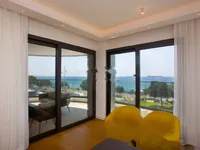 Недвижимость Luxury 3 Bedroom Beachfront Apartment for Sale in Limassol, Coastal Road: 1