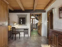 Недвижимость 4-комнатная квартира в центре: 6