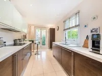 Недвижимость Cathcart Road: 7