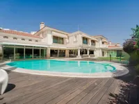 Недвижимость Beachfront 5 Bedroom Ultra-Luxury Villa in Agios Tychonas, Limassol: 1