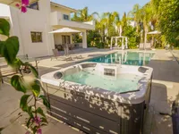 Недвижимость Outstanding 4 Bedroom Villa with a Huge Landscaped Garden in Famagusta, Protaras area: 2