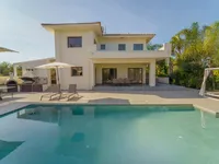 Недвижимость Outstanding 4 Bedroom Villa with a Huge Landscaped Garden in Famagusta, Protaras area: 3