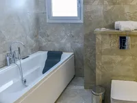 Недвижимость 5 Bedroom Villa in Agios Tychonas, Limassol: 6