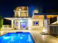 Недвижимость 4 Bedroom Detached house For Sale in Agios Tychonas, Limassol: 1