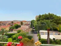 Недвижимость Residence Carnot: 2