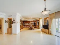 Недвижимость Portomaso Sliema Apartment: 10