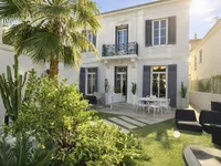 Недвижимость Villa Petit Juas: 1