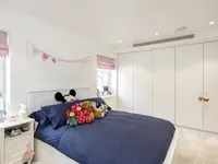 Недвижимость Roland Way: 2