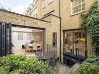 Недвижимость Roland Way: 18