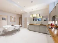 Недвижимость Roland Gardens, South Kensington: 13