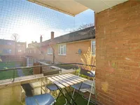 Недвижимость Bedser Court, Clarence Walk: 1