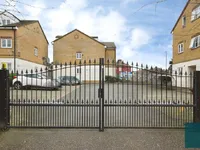 Недвижимость Dover Close, Cricklewood: 1