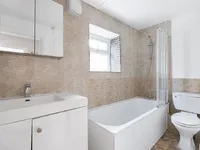 Недвижимость Coldharbour Lane: 1