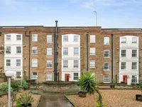 Недвижимость Old Castle Street: 8