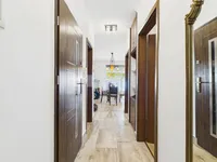 Недвижимость Трехкомнатная квартира, Центр: 9