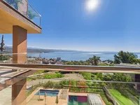 Недвижимость Трехкомнатная квартира, Центр: 16