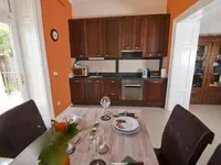 Недвижимость Трехкомнатная квартира Центр: 5